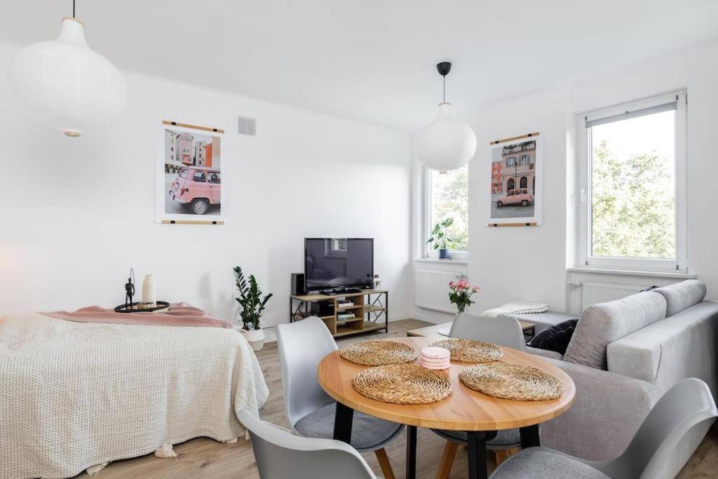 Ferienwohnung Ciche Studio, Blisko Metra Politechnika, Parking Warschau Exterior foto